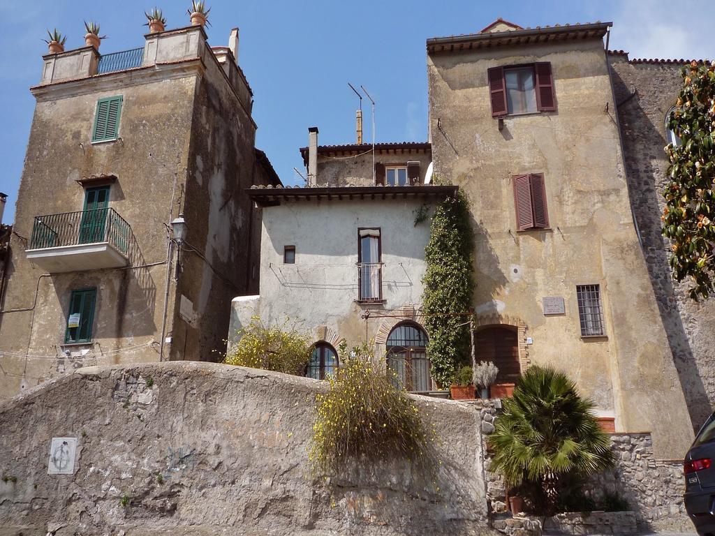 La Colombaia Nel Castello Lejlighed Bracciano  Eksteriør billede